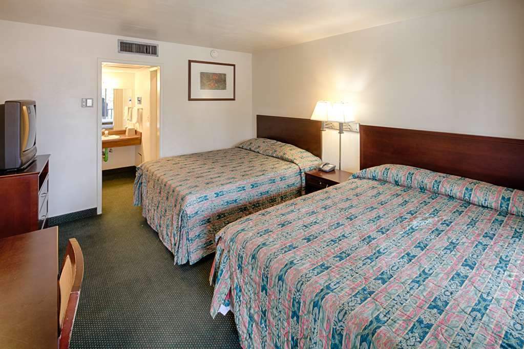 Готель Ramada By Wyndham Modesto Yosemite Area Номер фото