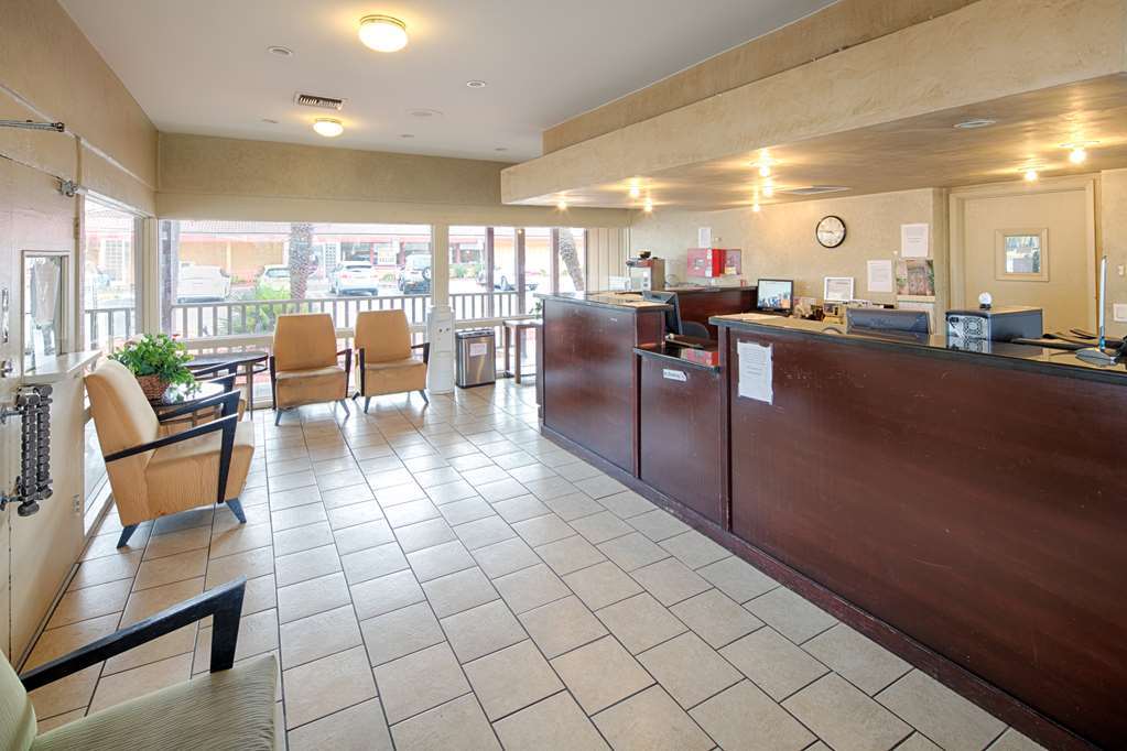 Готель Ramada By Wyndham Modesto Yosemite Area Інтер'єр фото