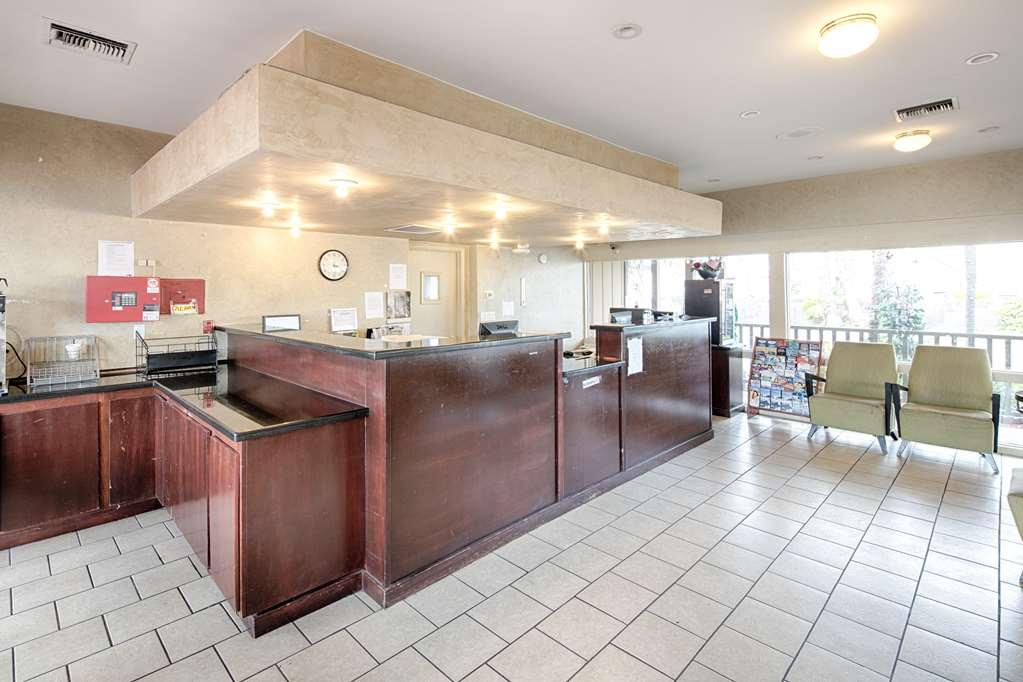 Готель Ramada By Wyndham Modesto Yosemite Area Інтер'єр фото